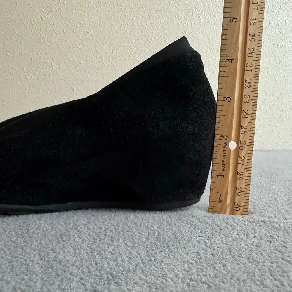 Thierry Rabotin Suede Wedges 39 Black Artsy‎ Round Toe Minimalist Chic Boho